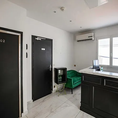 Avaton Apartment *